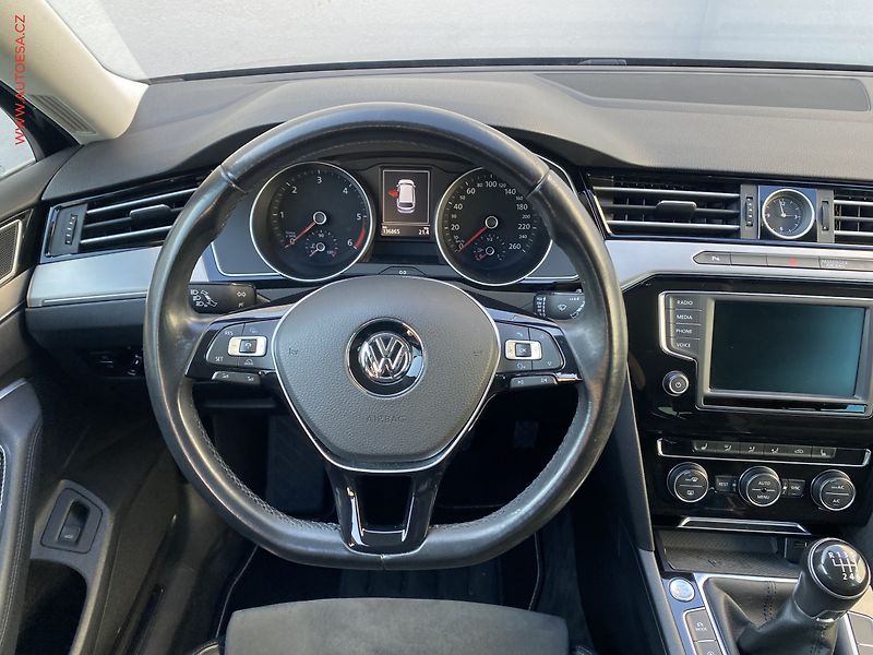 Volkswagen Passat (2015) 2.0 TDi, Highline, LED, navi - fotka 11 z 20