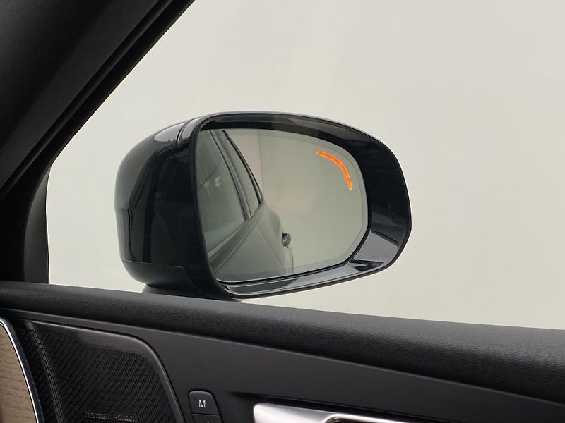 Volvo XC60 T8 AWD RECHARGE ULTRA DARK CZ - fotka 41 z 69