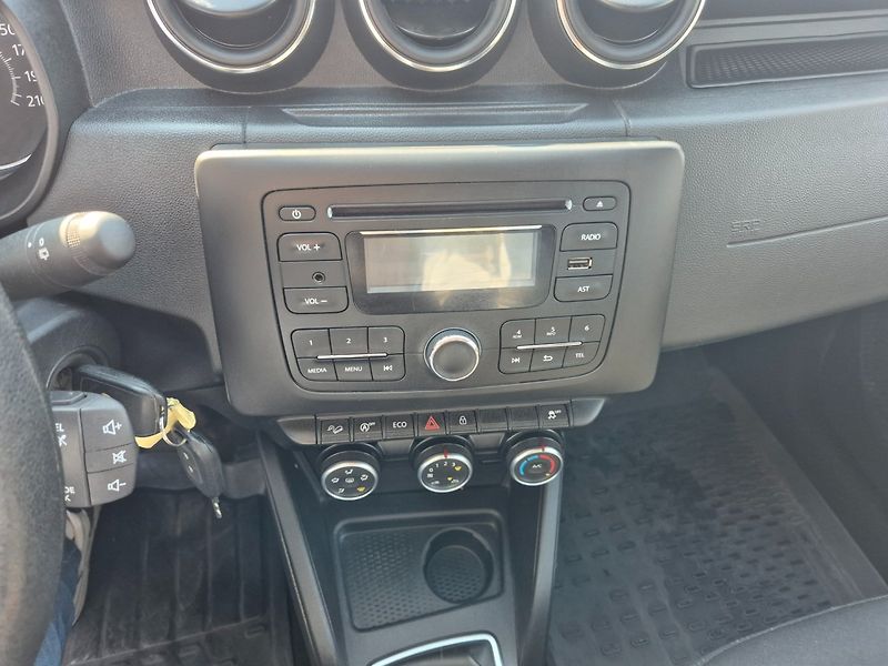 Dacia Duster (2019) 1.6 i 4x4 TOP STAV - fotka 20 z 25