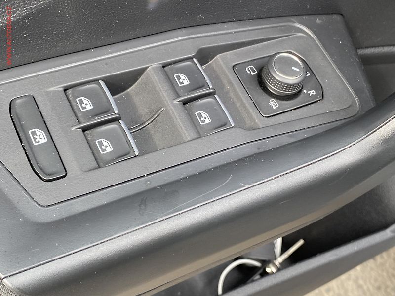 Volkswagen T-Roc (2018) 1.0 TSi, Comfortline, TZ, LED - fotka 11 z 17