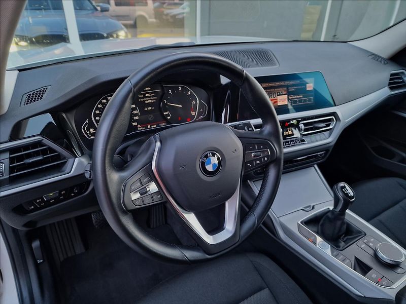 BMW Řada 3 318d 110kW Touring,ČR,1.Maj. - fotka 20 z 50