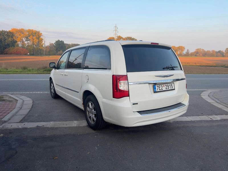 Chrysler Town & Country (2013) 3,6 DVD StownGo kůže 2013 - fotka 3 z 16