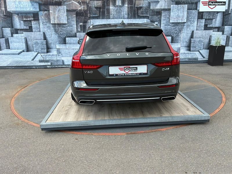 Volvo V60 (2020) 2.0D,140KW,BLIS,ACC,MATRIX,DPH - fotka 7 z 26