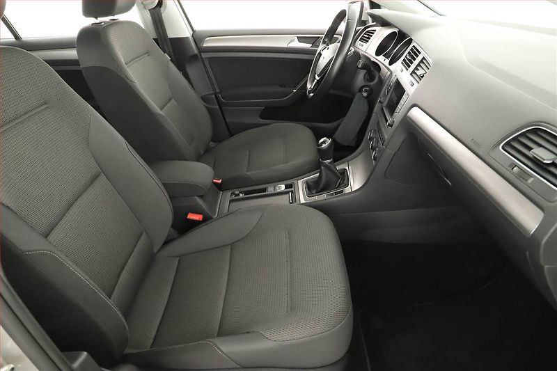 Volkswagen Golf (2016) 1.2 TSI, Serv.kniha, Tempomat - fotka 7 z 12