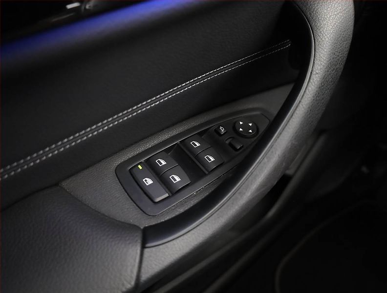 BMW X1 (2020) sDrive18d, Automat, ČR,1.maj - fotka 18 z 20
