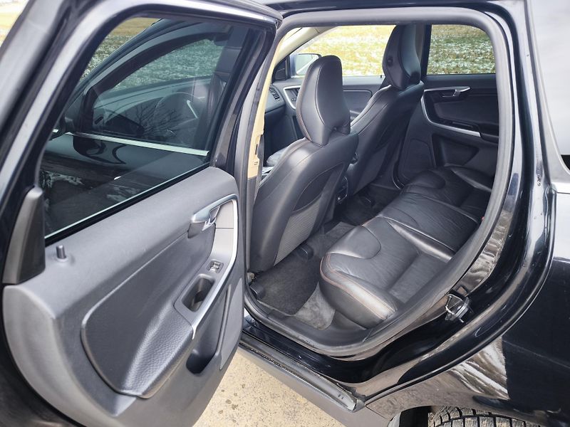 Volvo XC60 2,4 D 129kW 1 MAJITELKA - fotka 23 z 41