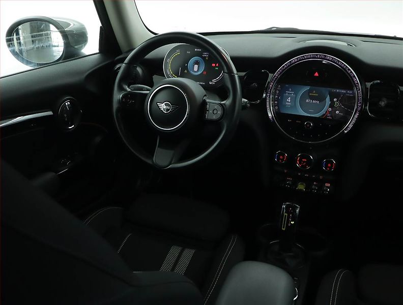 Mini Ostatní (2022) Cooper SE 32 kWh, SoH 97% - fotka 7 z 18