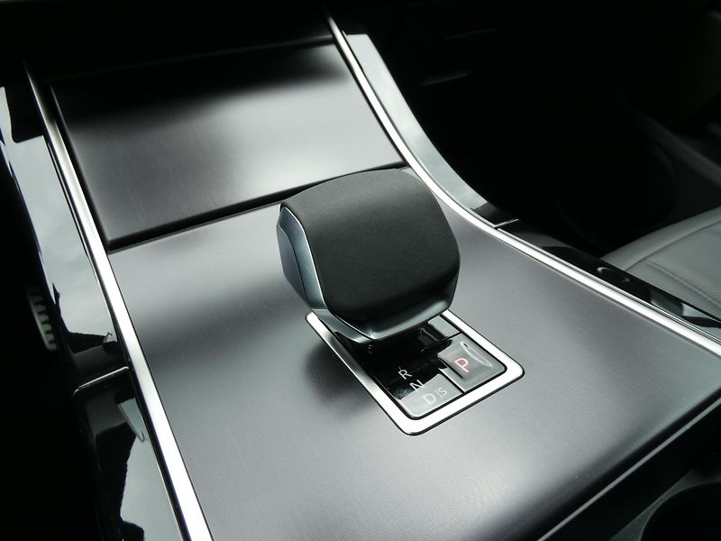 Land Rover Range Rover Evoque 1,5 Dynamic SE P270e - fotka 29 z 37