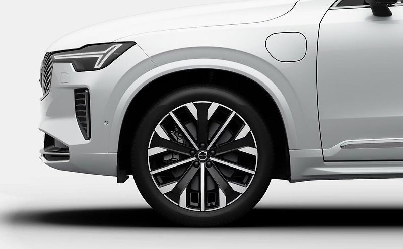 Volvo XC90 (2026) T8 AWD PLUS BRIGHT - fotka 9 z 16