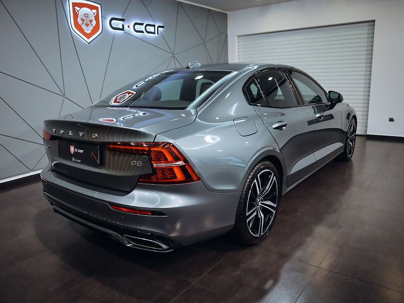 Volvo S60 B5 mHEV 2.0 aut. R-Design - fotka 5 z 29