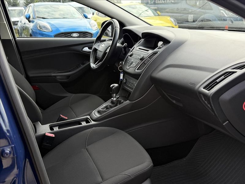 Ford Focus 1,6 TDCi 70kW Trend - fotka 15 z 22