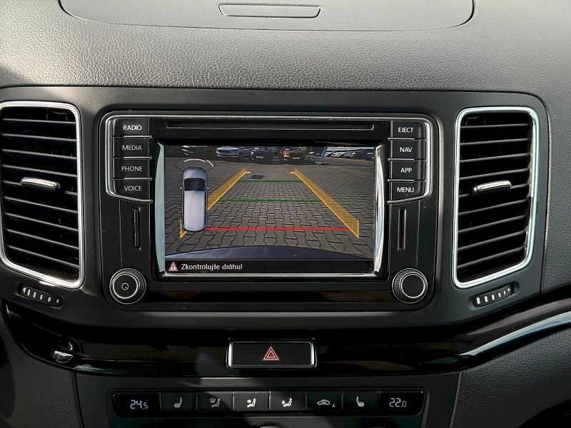 Volkswagen Sharan (2017) 2.0 TDI 135 kW DSG 4x4 - fotka 22 z 23