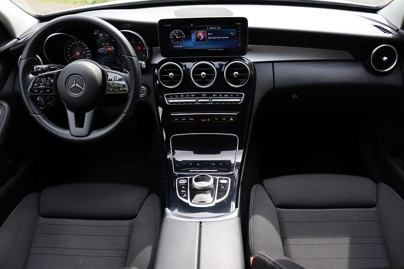 Mercedes-Benz Třídy C 300de PLUG-IN HYB KOMBI 225kW - fotka 34 z 48