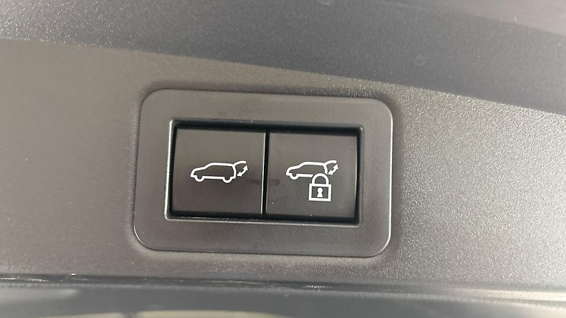 Toyota Corolla 2.0 Hybrid AUT Executive Touri - fotka 21 z 29