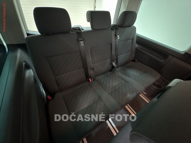 Volkswagen Multivan (2012) 2.0TDi, AC, TZ, park.asist - fotka 14 z 15