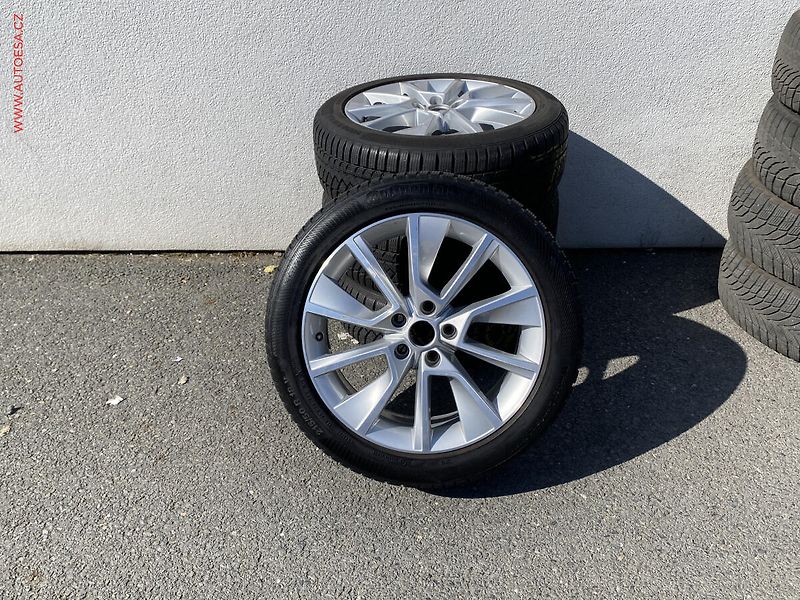 Škoda Karoq (2018) 1.5 TSi, Style, DSG, LED, - fotka 18 z 18