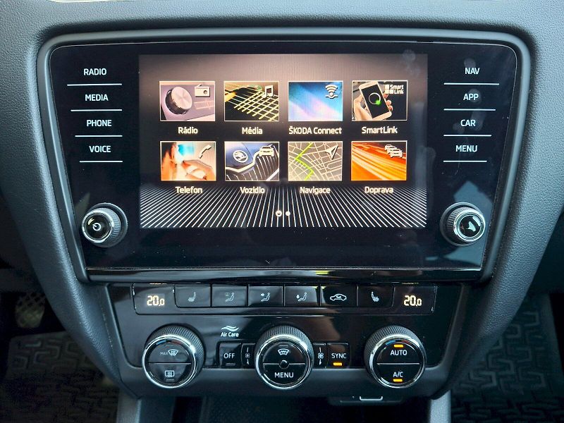 Škoda Octavia (2018) Combi Style Plus 4x4 2,0TDi 11 - fotka 22 z 32