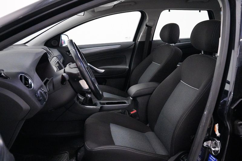 Ford Mondeo - fotka 6 z 6