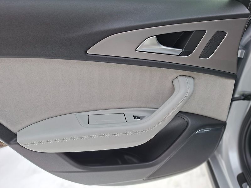 Audi A6 Allroad (2014) 3.0TDI 150kW S-TRONIC -VÝBAVA - fotka 39 z 47