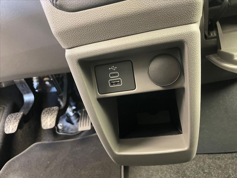 Volkswagen Caravelle Nový T7 2,0 TDI 6G DR - fotka 13 z 28
