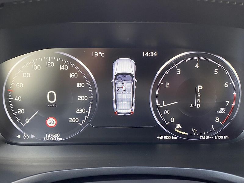 Volvo V60 2.0 T5 AUT Inscription Auto - fotka 9 z 28