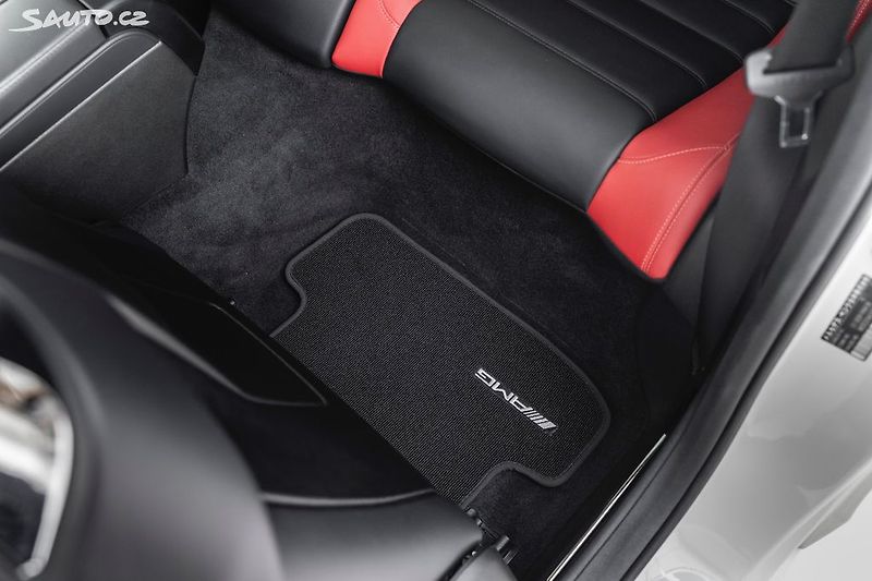 Mercedes-Benz Třídy C 63AMG Coupe*krásný stav*Servis - fotka 32 z 50
