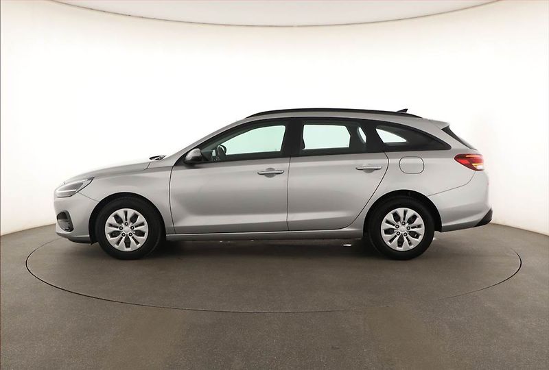 Hyundai i30 (2026) 1.0 T-GDI, Comfort, Navigace - fotka 3 z 14