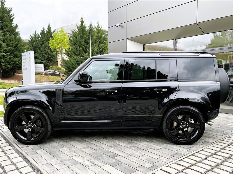 Land Rover Defender (2026) 110 V8 P425 X-DYNAMIC HSE - fotka 2 z 39