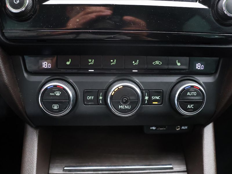 Škoda Octavia 2,0 TDI 135kW DSG 4x4 Scout - fotka 19 z 28