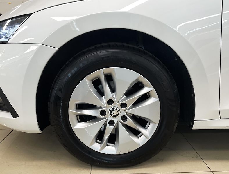 Škoda Octavia 2.0 TDI, 85 KW, AMBITION, ČR - fotka 21 z 27