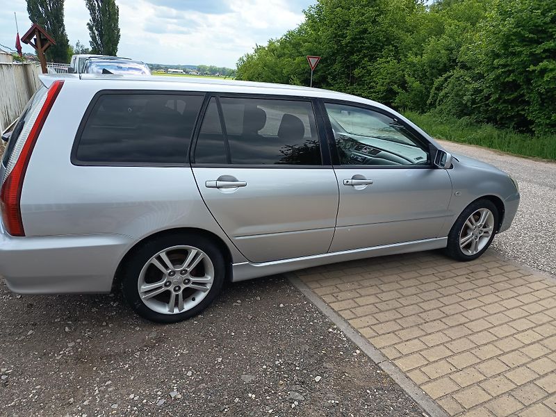 Mitsubishi Lancer (2005) 2.0 16v 100kw - fotka 23 z 45