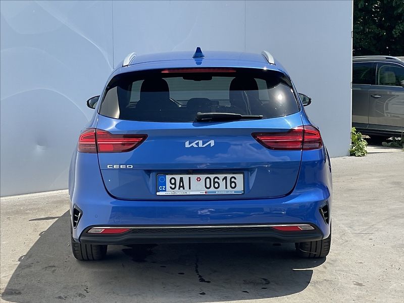 Kia Ceed 1,5 T-GDI Combi Top PDC  SW - fotka 22 z 22