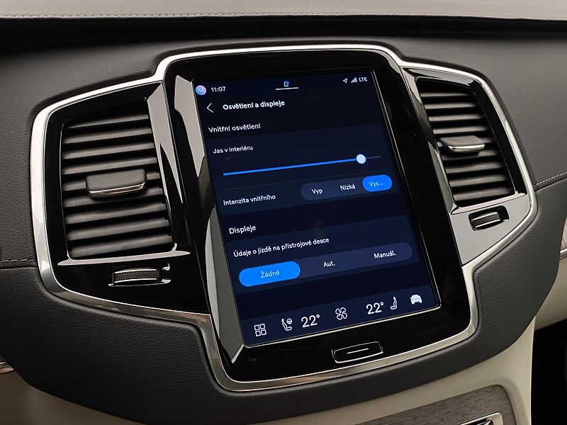Volvo XC90 B5 AWD PLUS BRIGHT AUT CZ - fotka 46 z 58