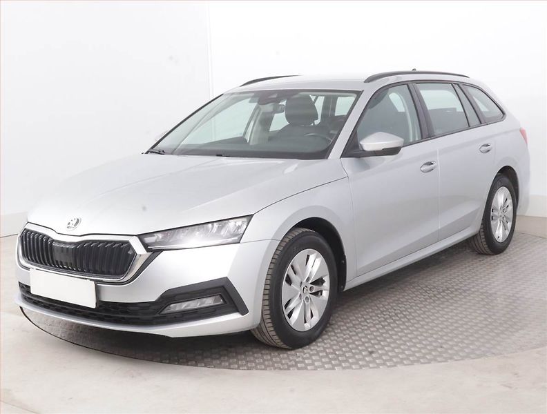 Škoda Octavia (2022) Ambition 2.0 TDI, ČR,1.maj - fotka 2 z 15