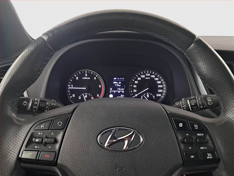 Hyundai Tucson (2018) Trikolor 1.7 CRDi, ČR,1.maj - fotka 17 z 18