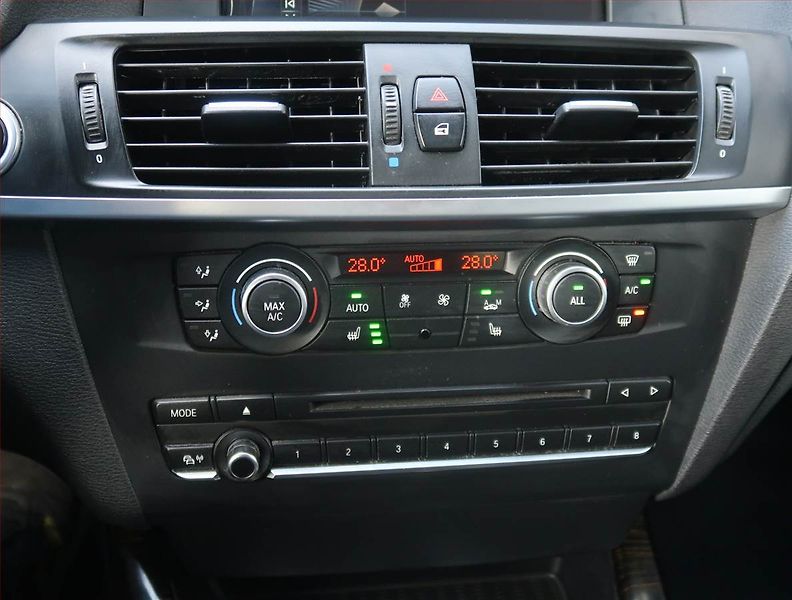 BMW X3 (2013) xDrive20d, 4X4, Automat, ČR - fotka 17 z 25