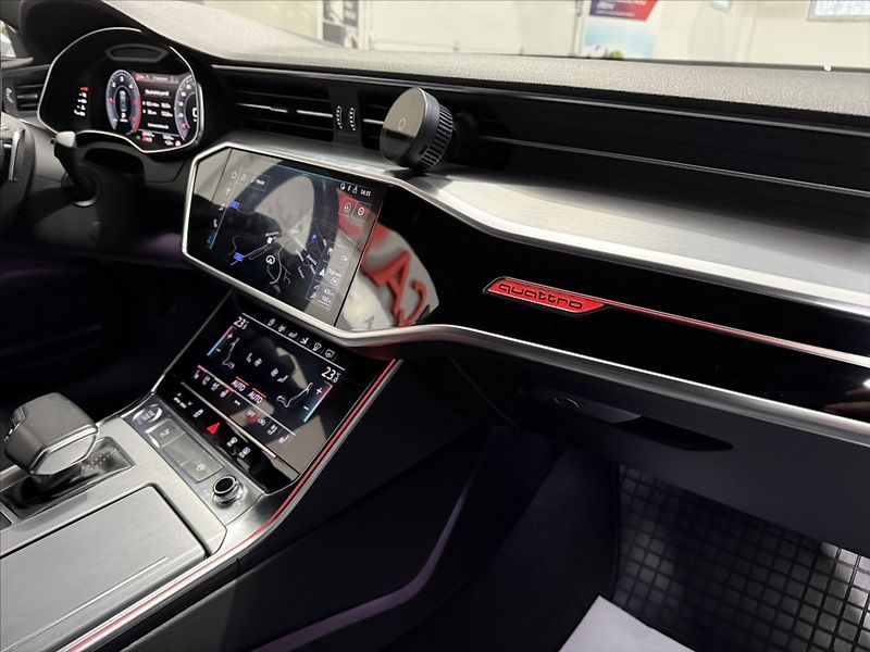 Audi A7 3,0   50TDI S-LINE B&O MATRIX - fotka 20 z 38