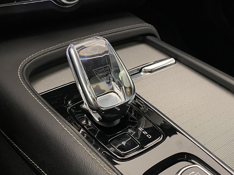 Volvo S90 B5 AWD BLACK ULTIMATE AUT CZ - fotka 28 z 62