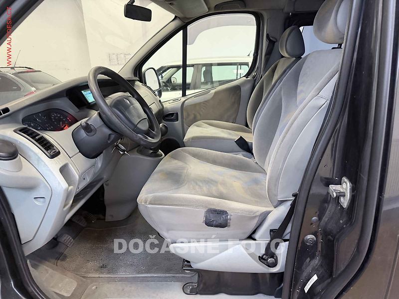 Renault Trafic (2005) 1.9 DCI, 1.maj, AC, tažné - fotka 3 z 3