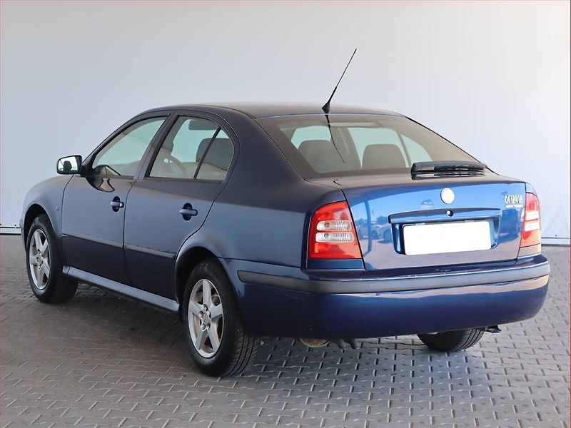 Škoda Octavia (2008) 1.6, Serv.kniha, po STK - fotka 4 z 15
