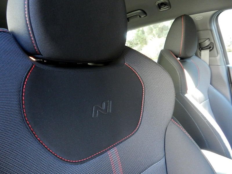 Hyundai i30 N-LINE FL 1.5 T-GDI 103 kW DPH - fotka 8 z 29