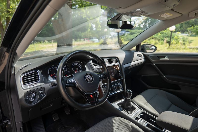 Volkswagen Golf 1.4 TSI AdTempomat Tažné Parko - fotka 11 z 27