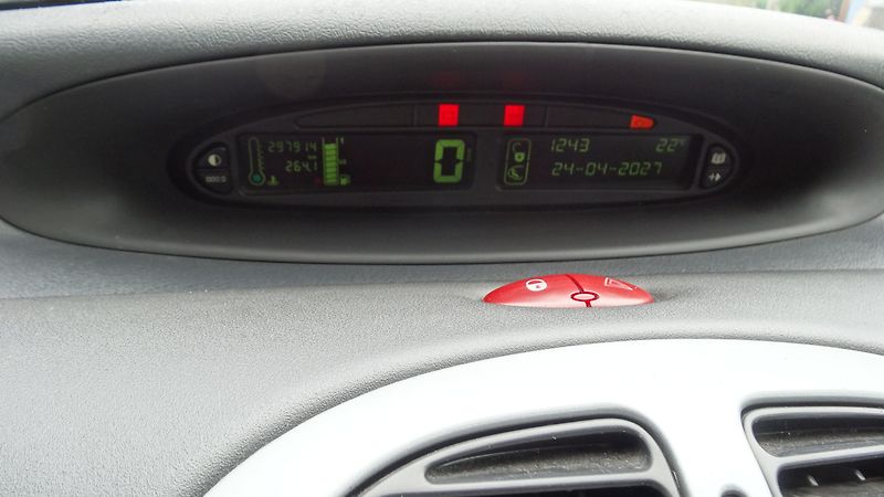 Citroën Xsara Picasso 1.6HDi žádná koroze+zim.pneu  - fotka 9 z 10