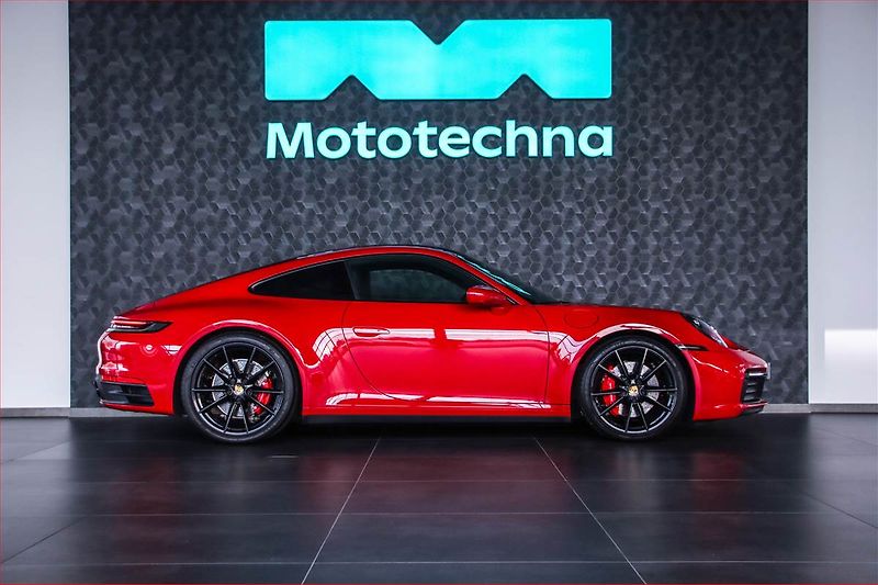 Porsche 911 (2024) Carrera S - fotka 6 z 20
