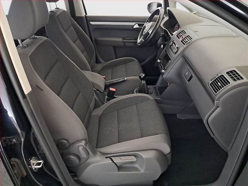 Volkswagen Touran (2011) 1.4 TSI, 7 míst, Navi - fotka 9 z 21
