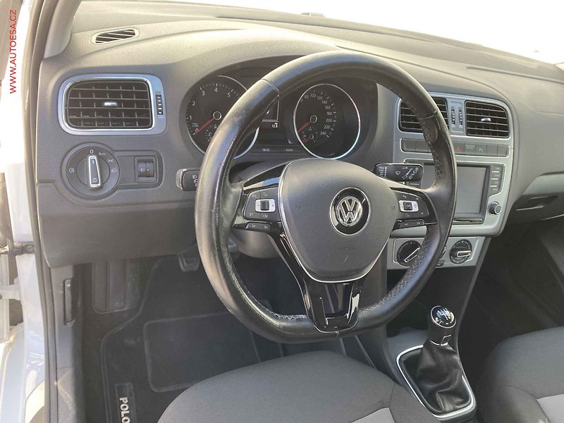 Volkswagen Polo (2017) 1.2 TSi, Allstar, park. čidla - fotka 12 z 17