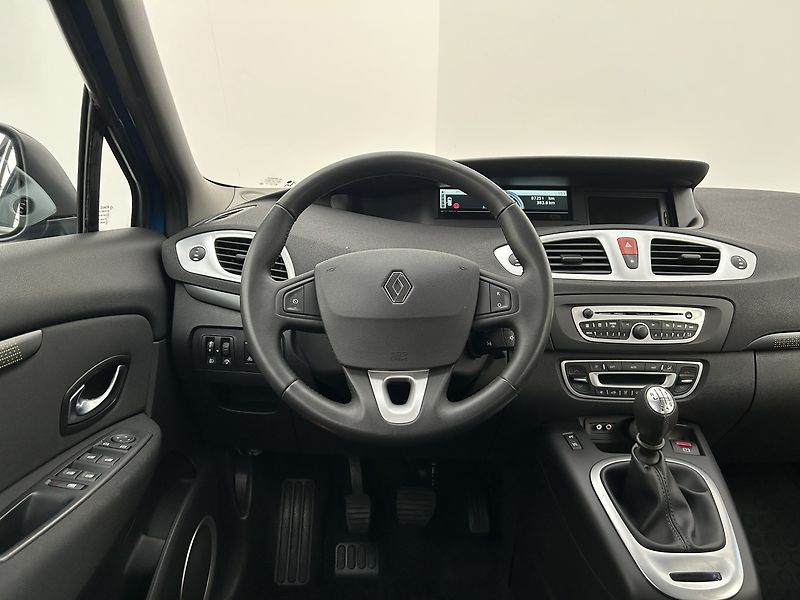 Renault Scénic 1.4 16v Dynamique - fotka 29 z 30