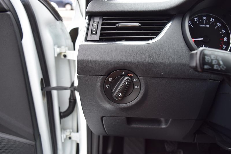 Škoda Octavia (2016) 2.0TDI 110kw ED. JOY BIXEN TAŽ - fotka 35 z 48