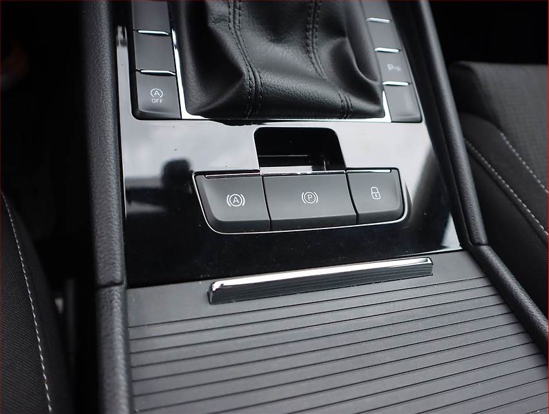 Škoda Superb (2016) 2.0 TDI, Bi-Xenony, Tempomat - fotka 20 z 21