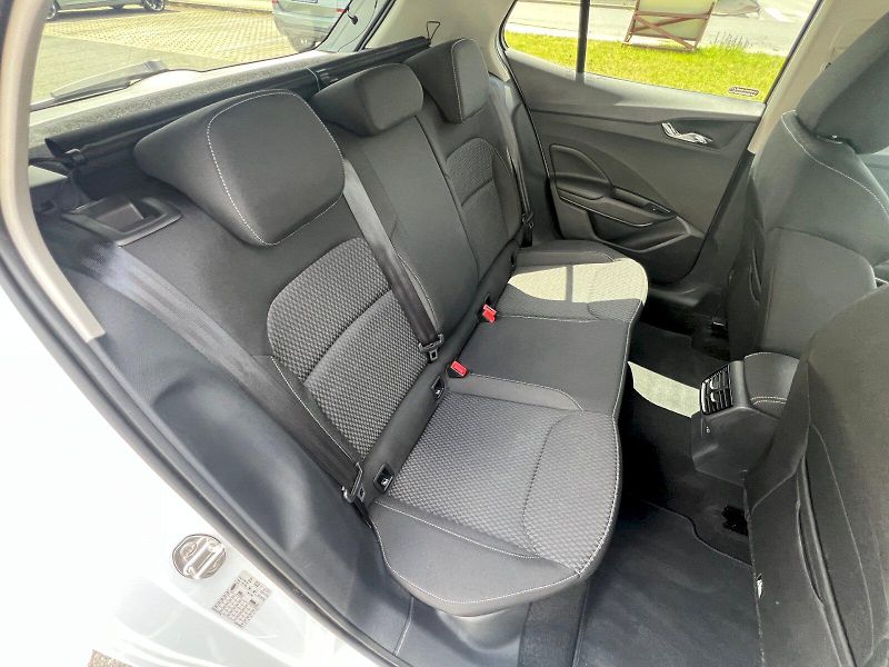 Škoda Fabia (2025) Top Selection 1.0TSi 70kW 5°ma - fotka 16 z 28